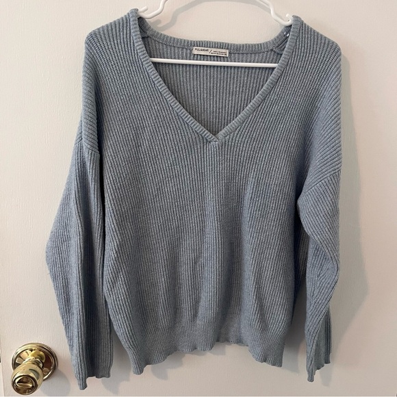 Pull&Bear Light Blue Knit Sweater V-Neck Women’s Medium - Picture 1 of 6
